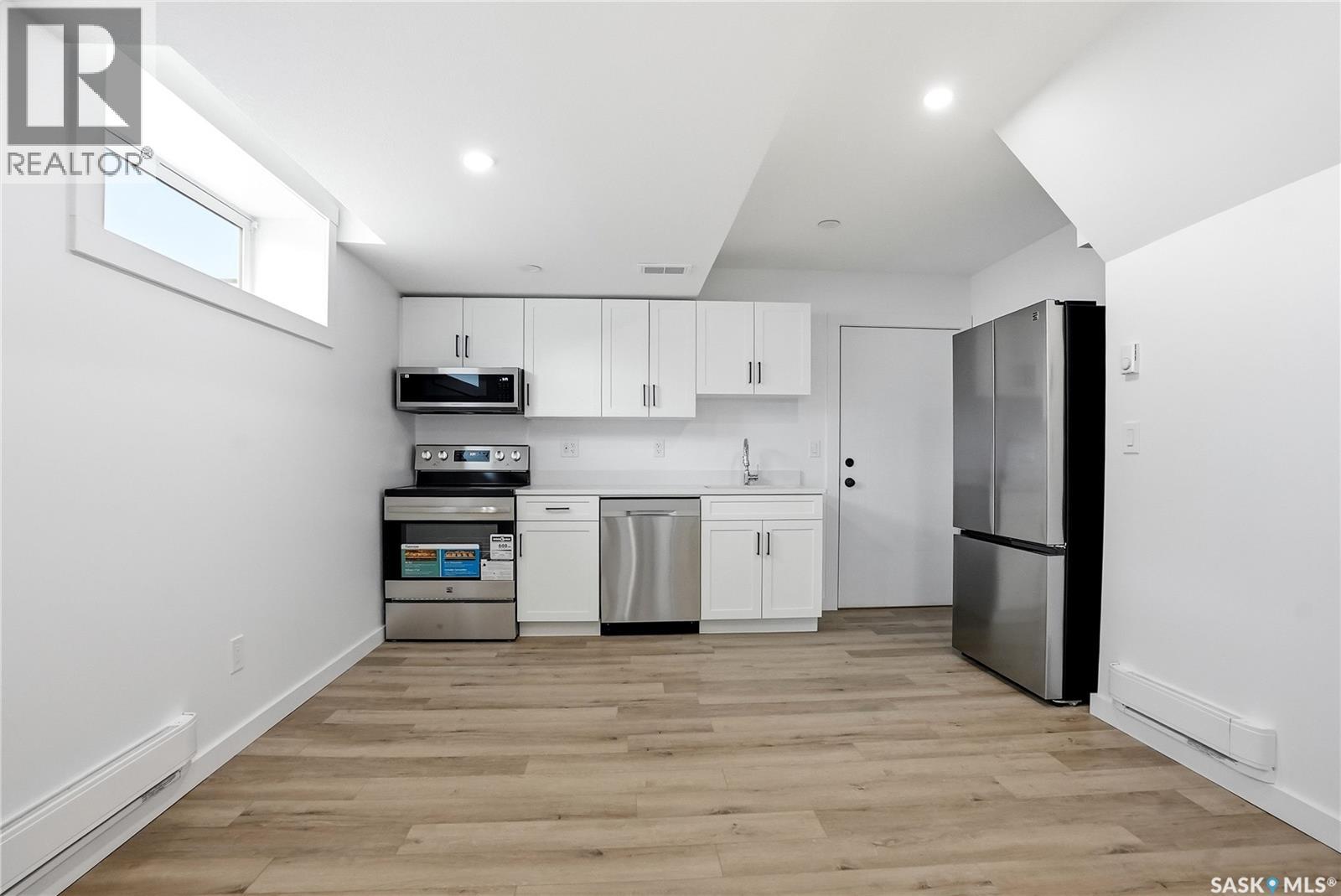 199 Kostiuk CRESCENT - 37