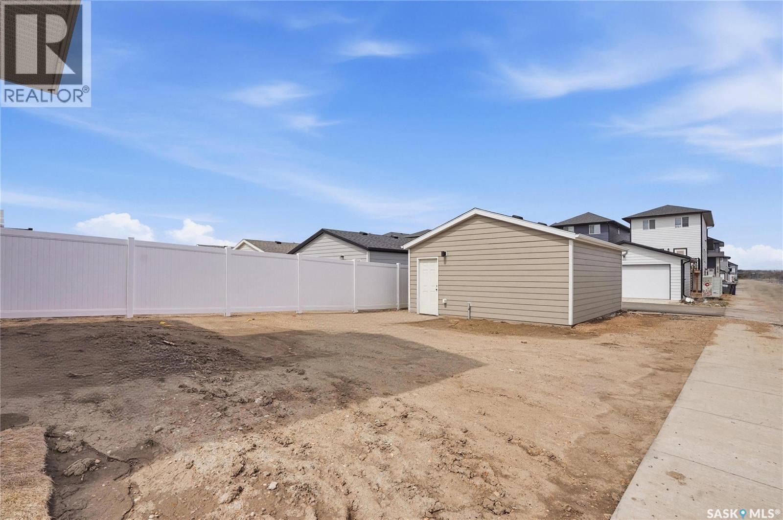 199 Kostiuk CRESCENT - 44