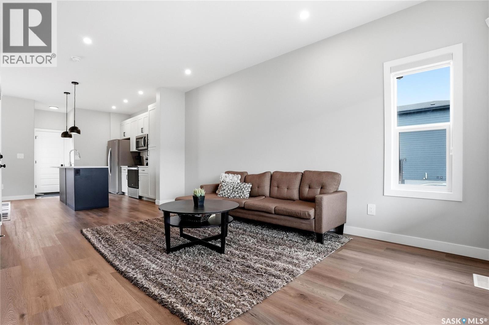199 Kostiuk CRESCENT - 6