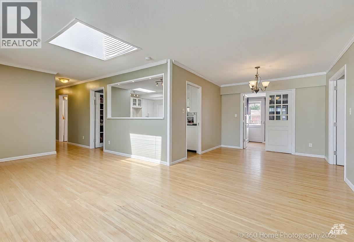 5105 8A Avenue - main photo
