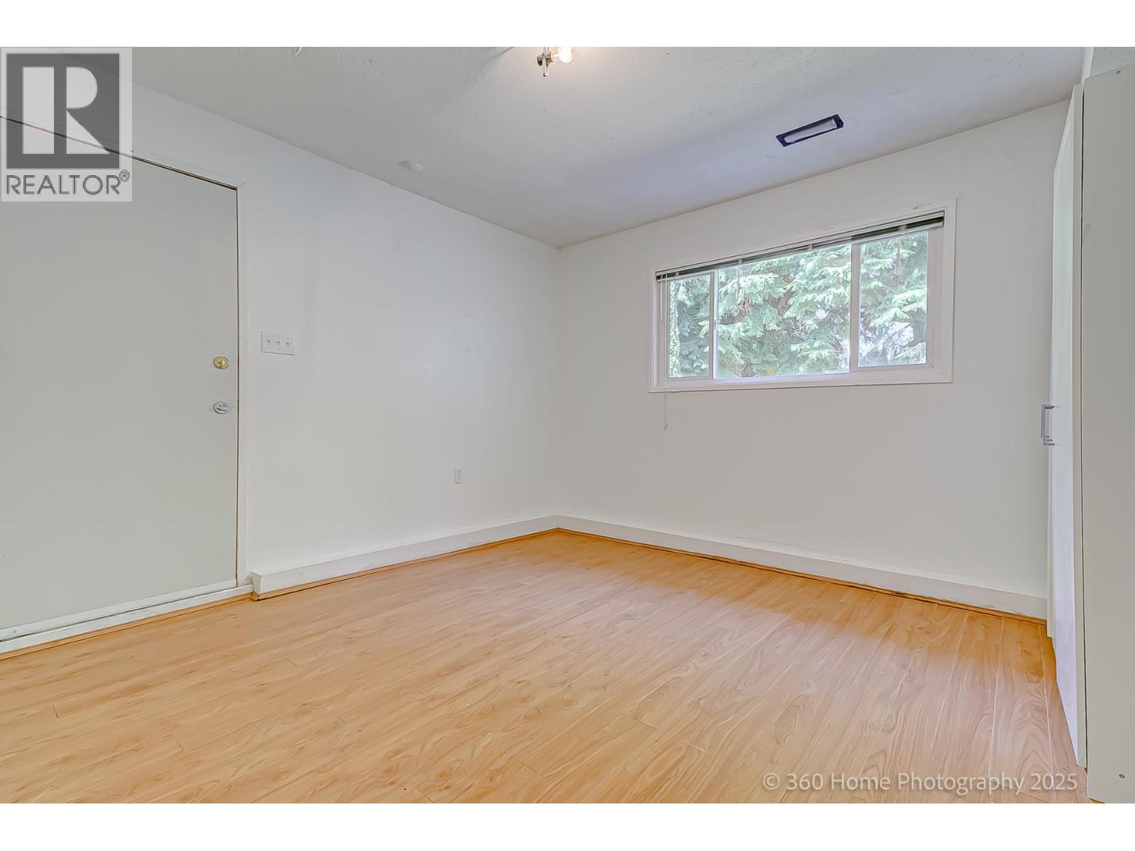 6 Bed, 3 Bath House for Sale in Delta – 5105 8A AVENUE, Delta - Image 4