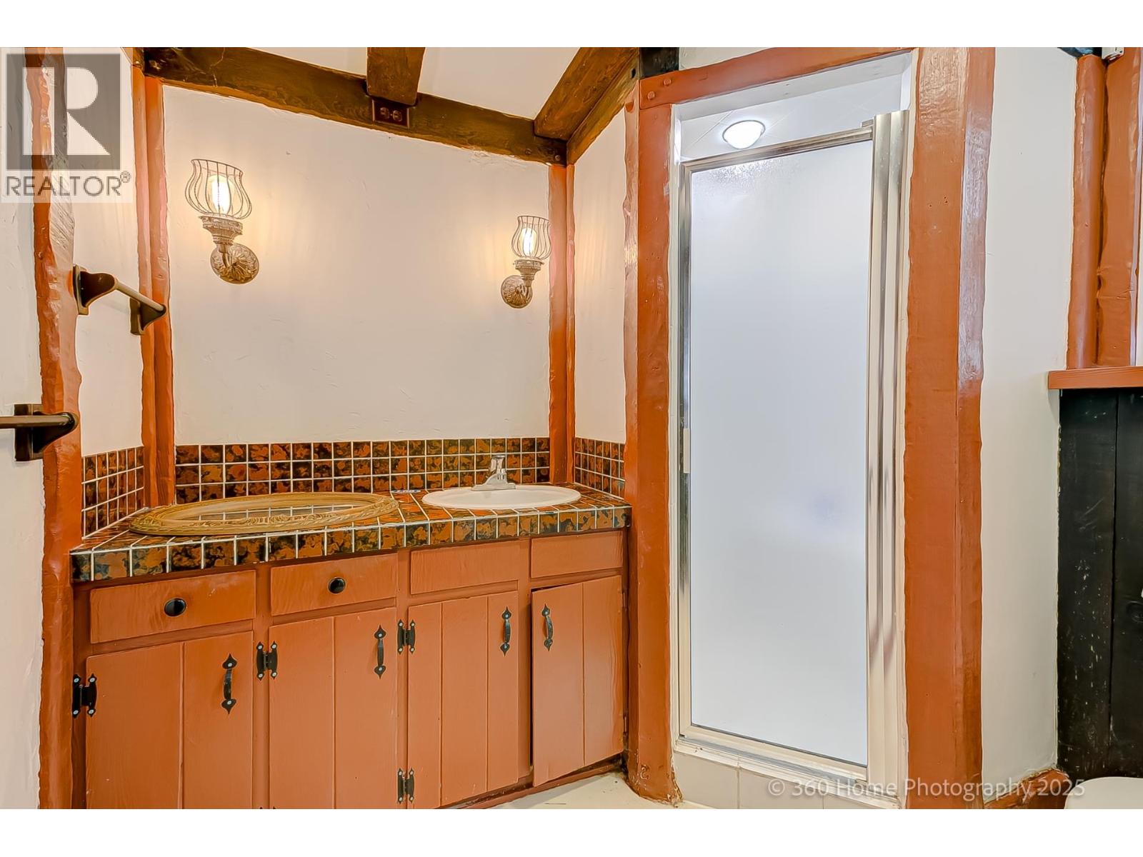 6 Bed, 3 Bath House for Sale in Delta – 5105 8A AVENUE, Delta - Image 9