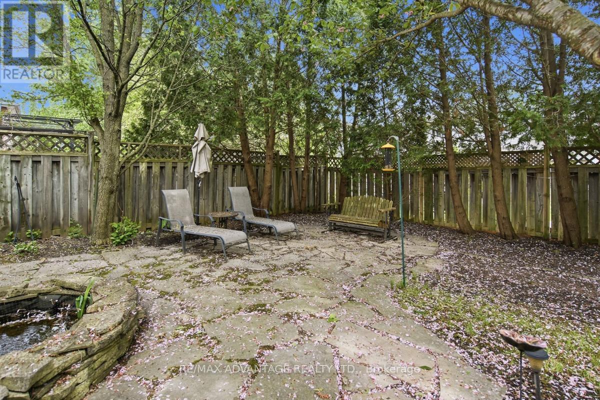 51 LAUREL CRESCENT - 6