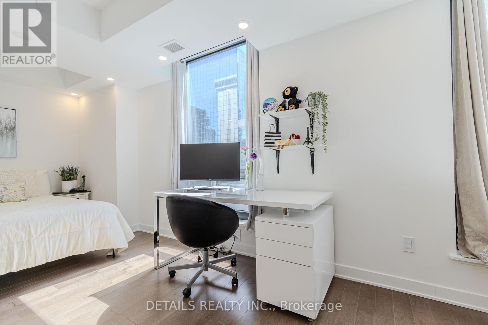 #1008 340 QUEEN STREET - 17