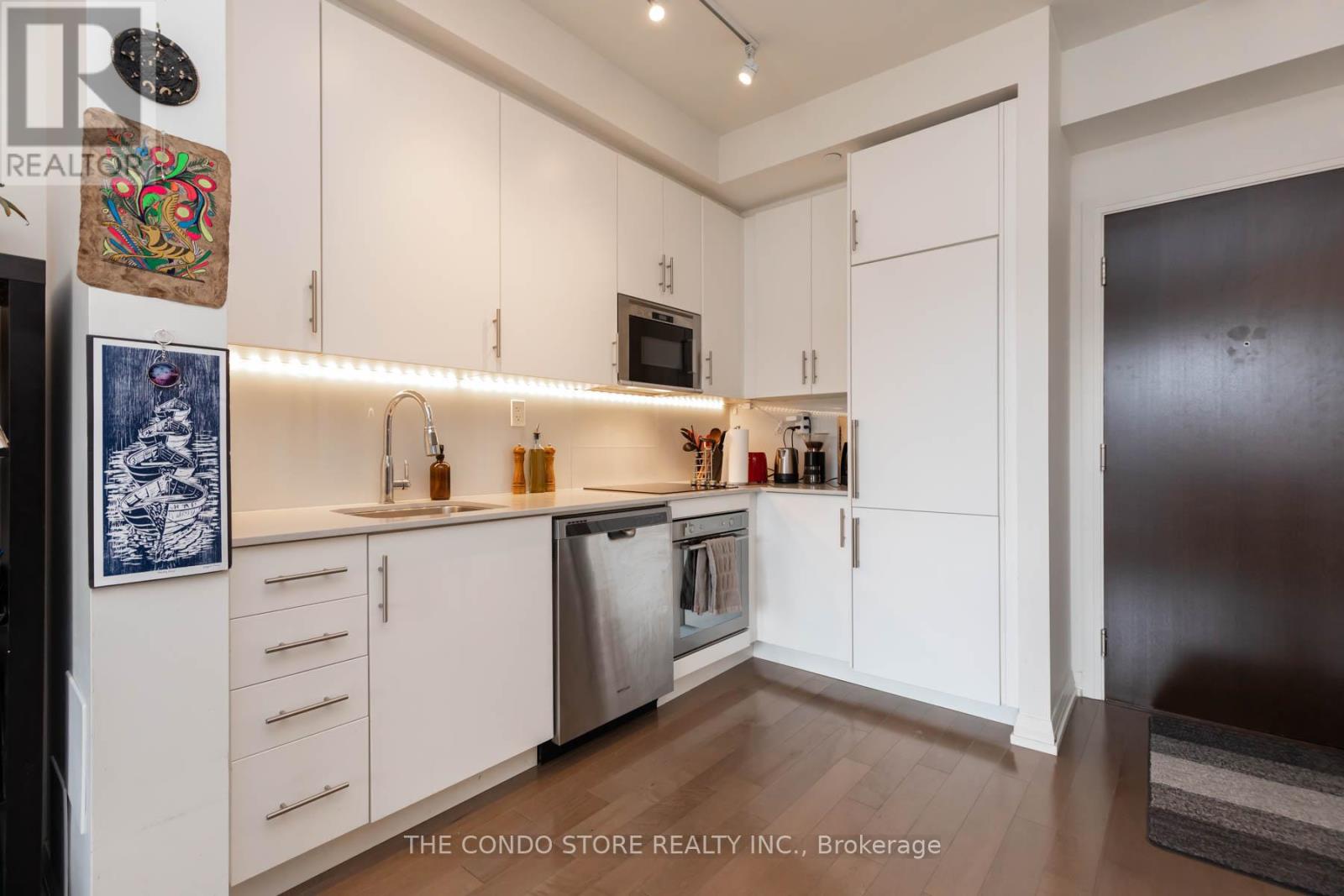 #611 460 ADELAIDE STREET E - 11