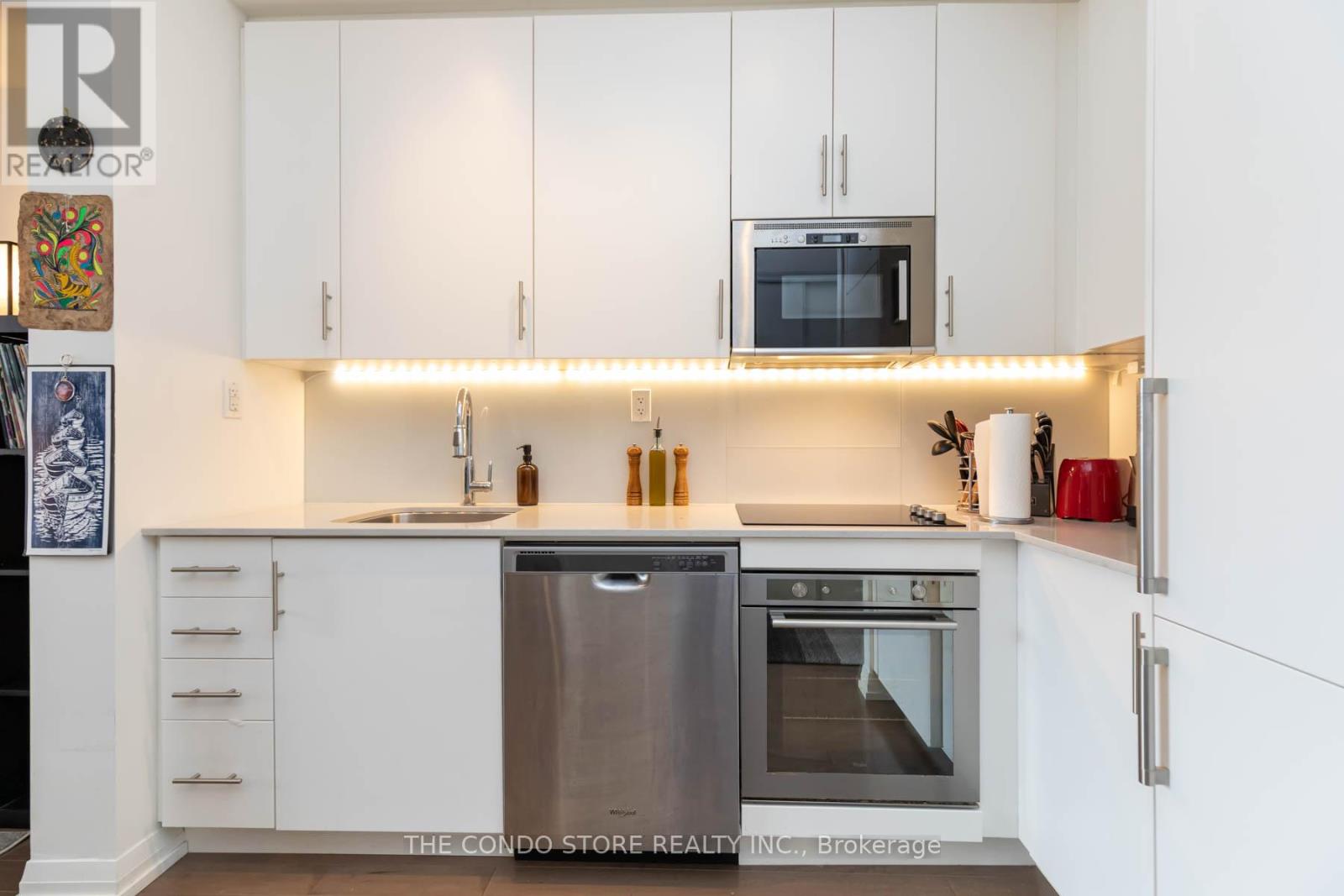 #611 460 ADELAIDE STREET E - 12
