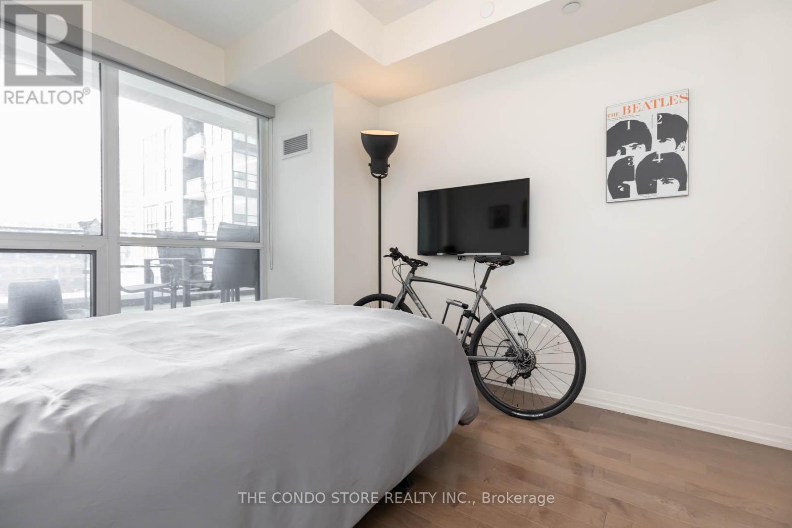 #611 460 ADELAIDE STREET E - 18
