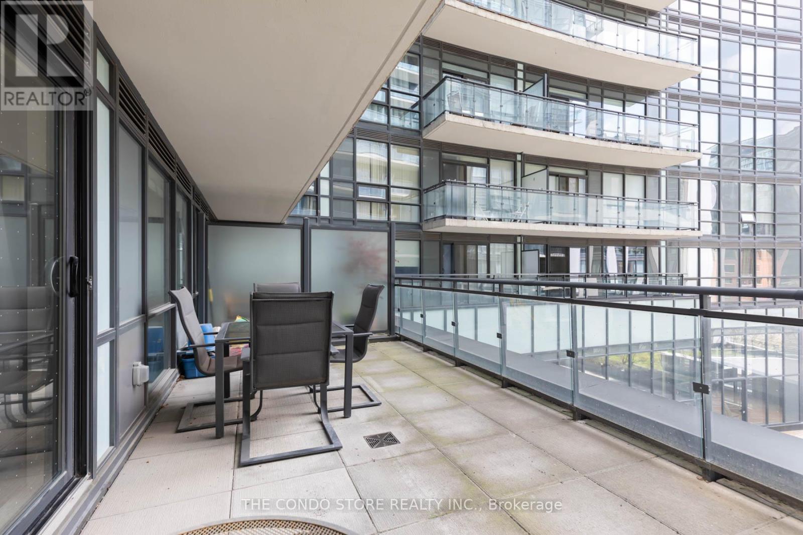 #611 460 ADELAIDE STREET E - 21