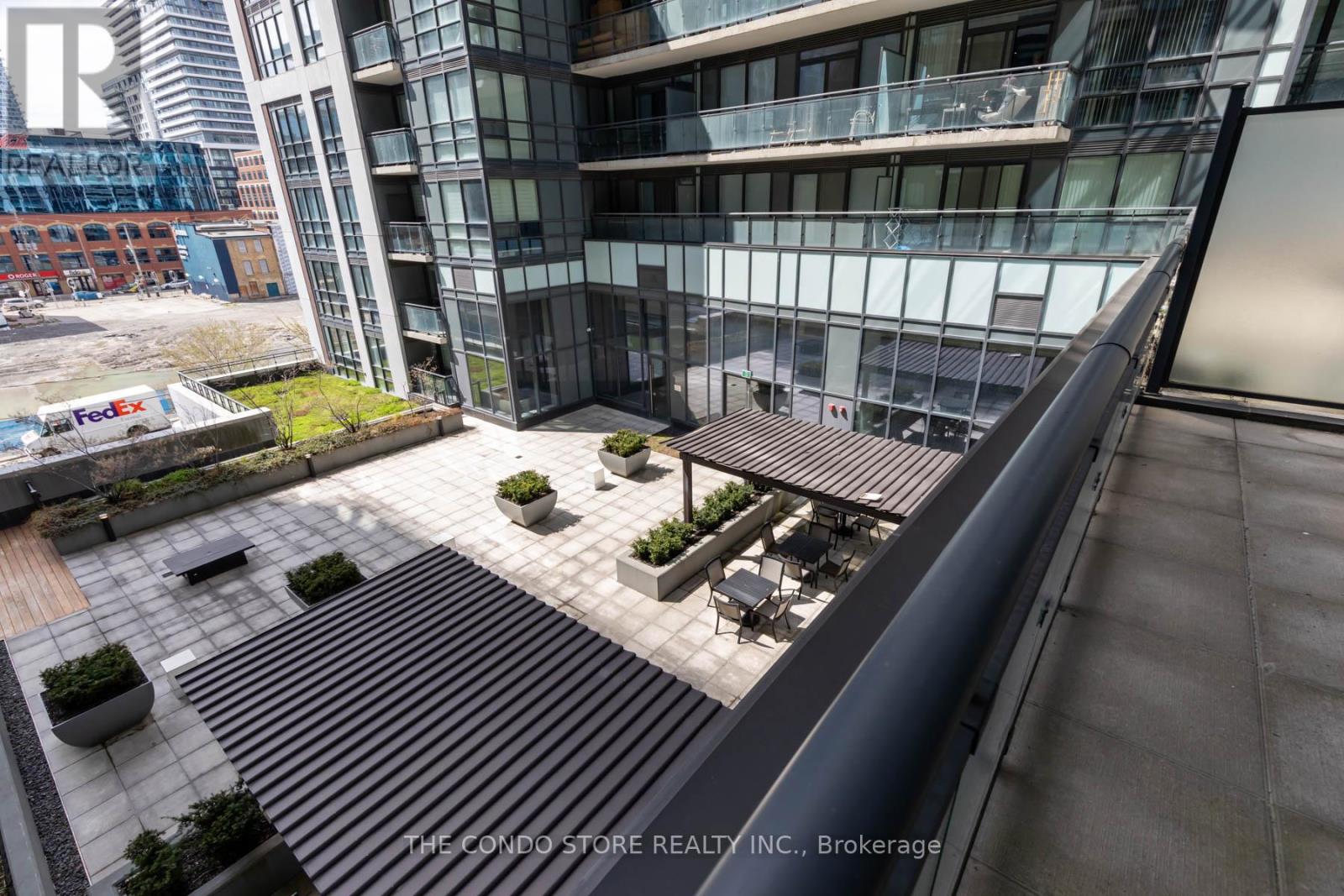 #611 460 ADELAIDE STREET E - 26