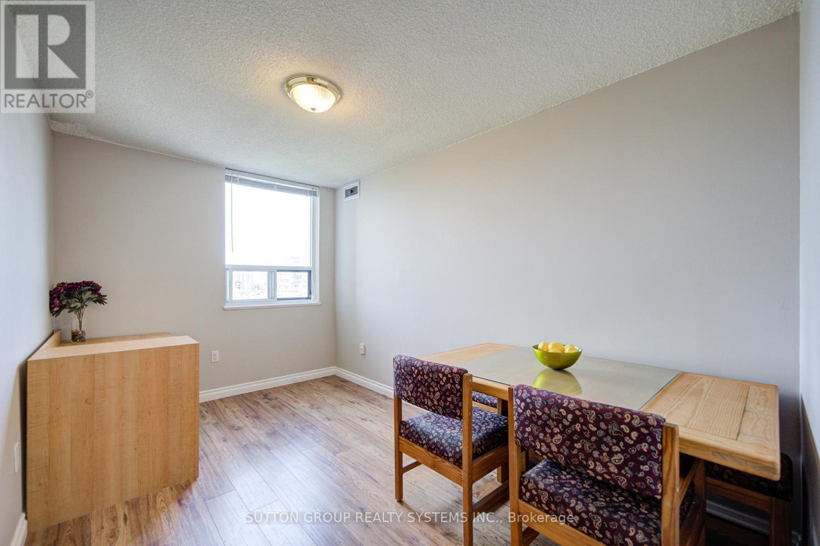#806 10 MUIRHEAD ROAD - 16
