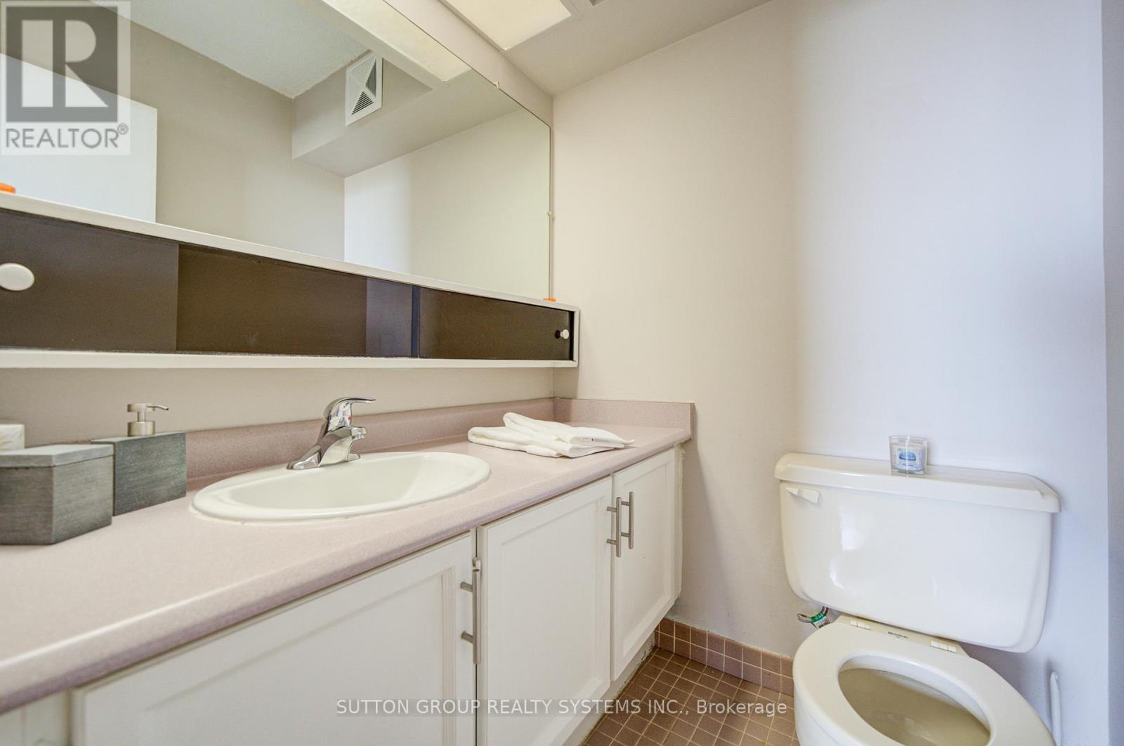 #806 10 MUIRHEAD ROAD - 25