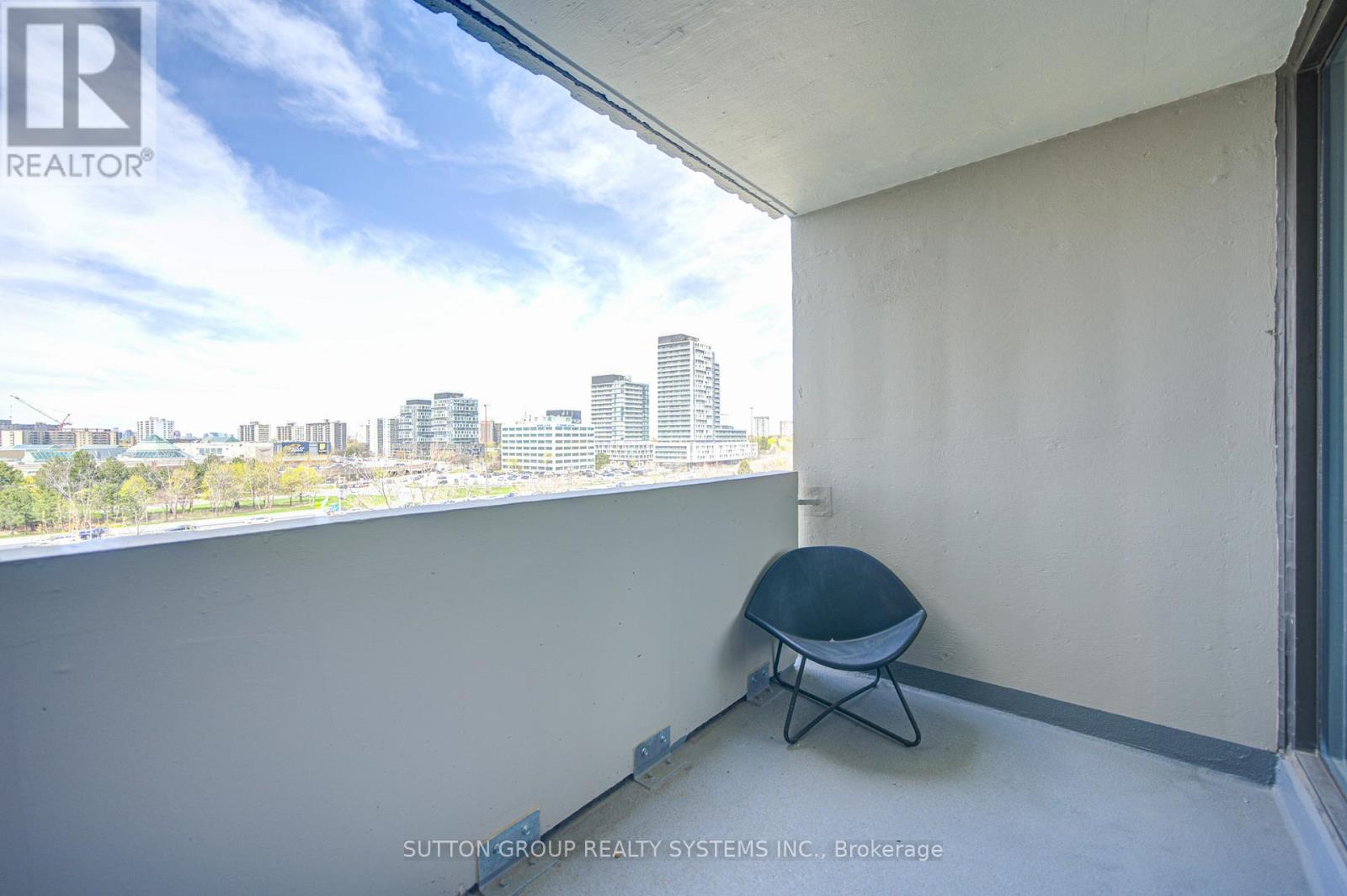#806 10 MUIRHEAD ROAD - 36
