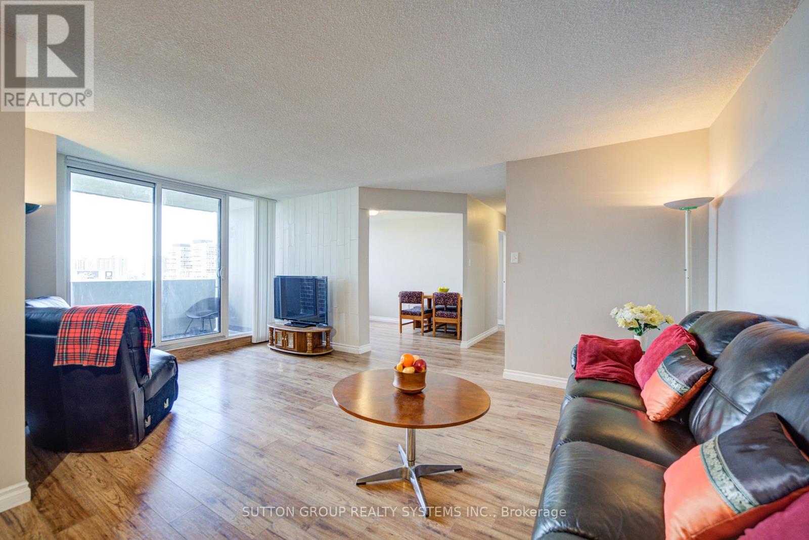 #806 10 MUIRHEAD ROAD - 6