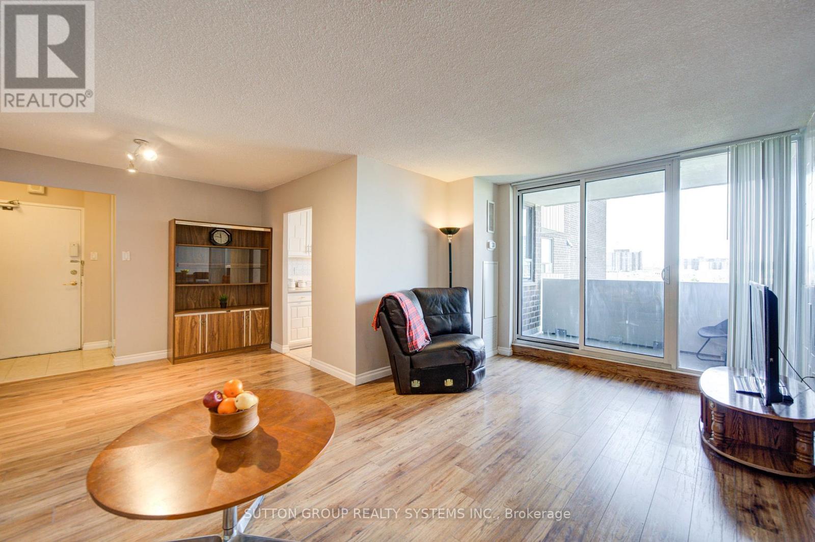 #806 10 MUIRHEAD ROAD - 7