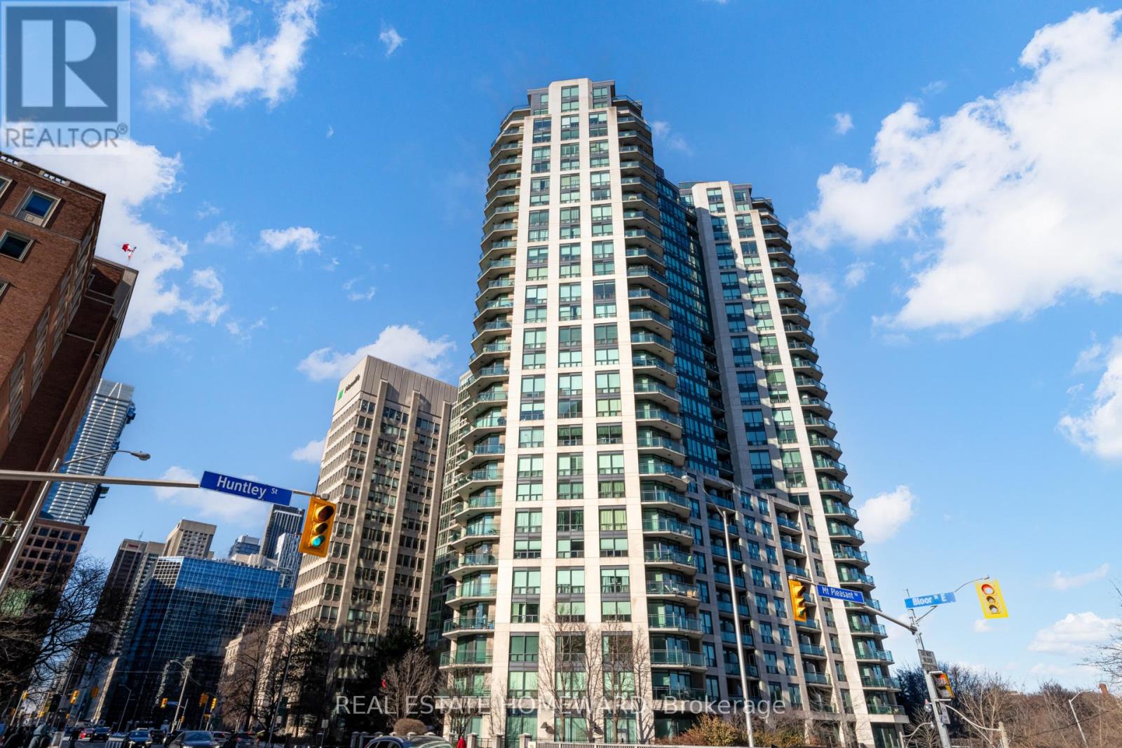 #611 300 BLOOR STREET E - 1