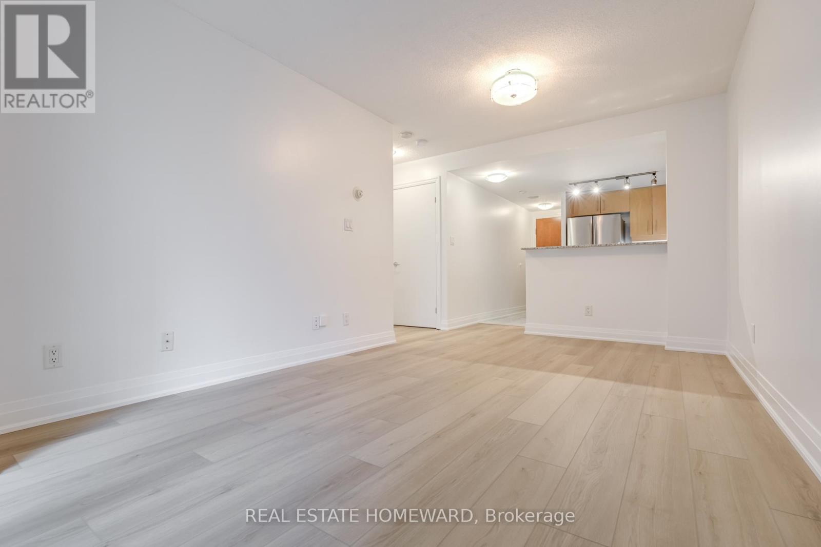 #611 300 BLOOR STREET E - 11