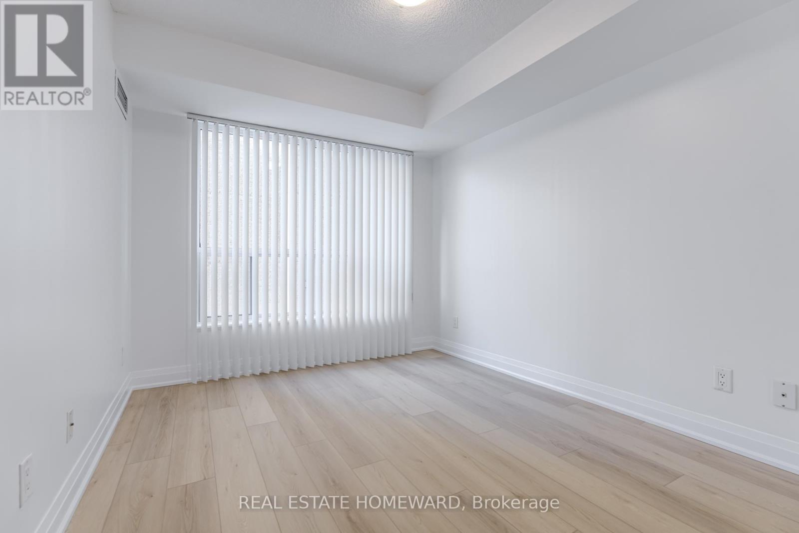 #611 300 BLOOR STREET E - 22