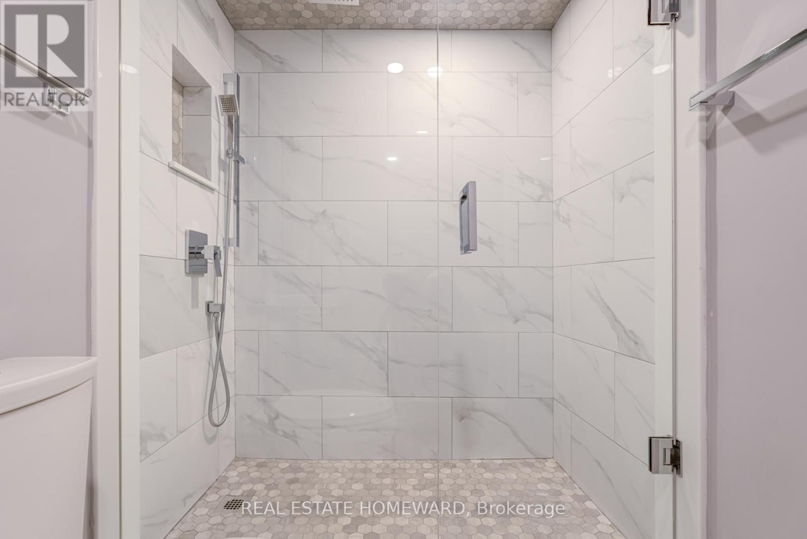 #611 300 BLOOR STREET E - 26