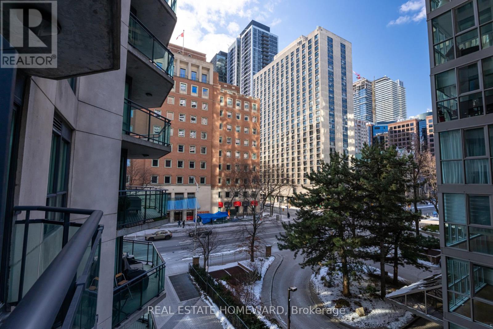 #611 300 BLOOR STREET E - 32