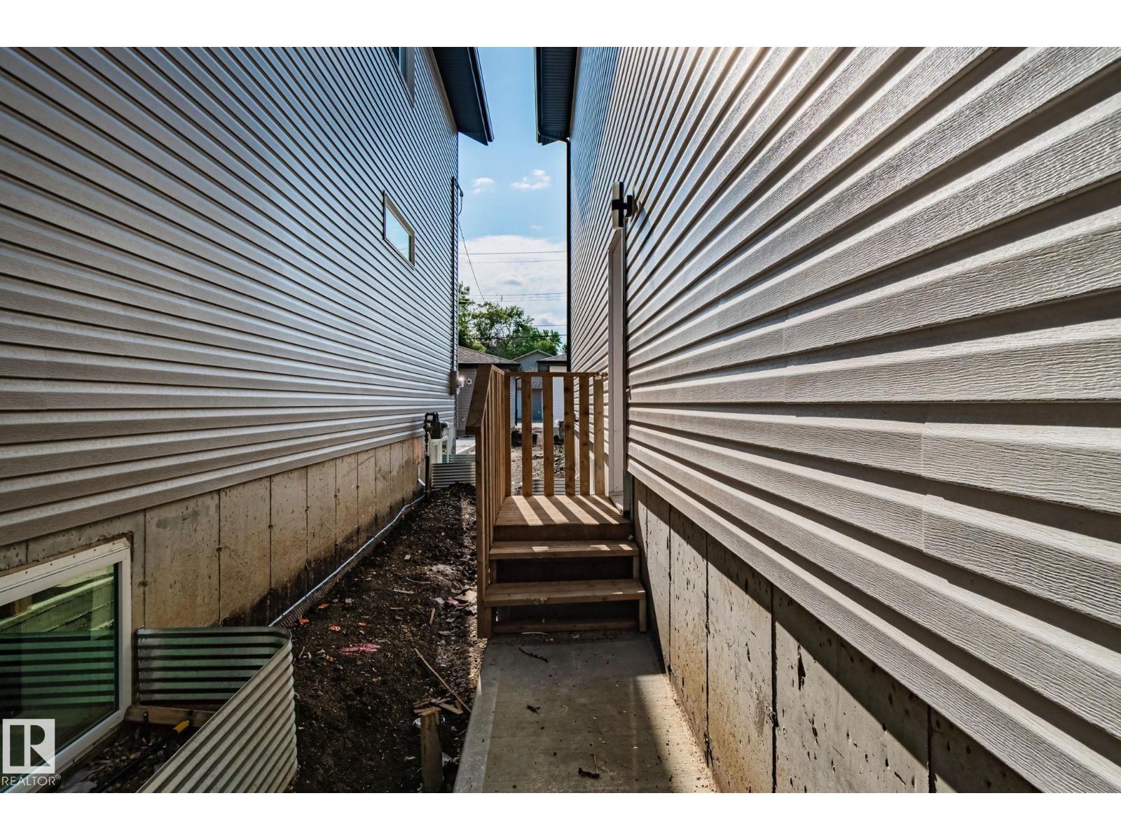 11140 126 ST E NW - 40
