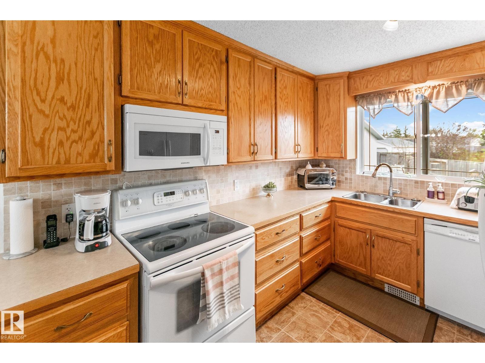 4611 Lakeshore DR - 12