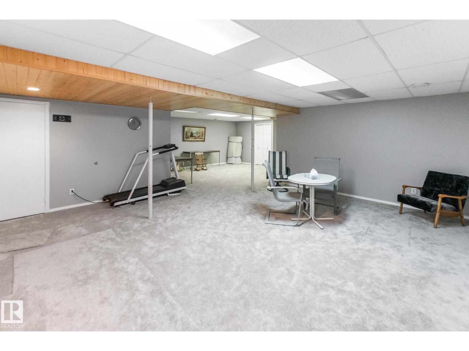 4611 Lakeshore DR - 24