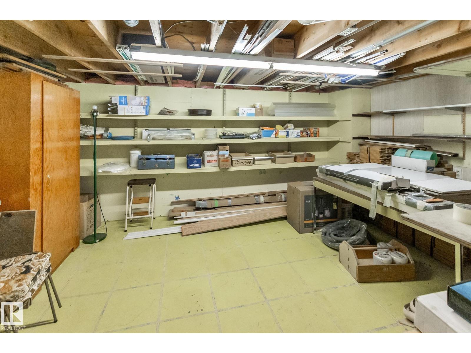 4611 Lakeshore DR - 33