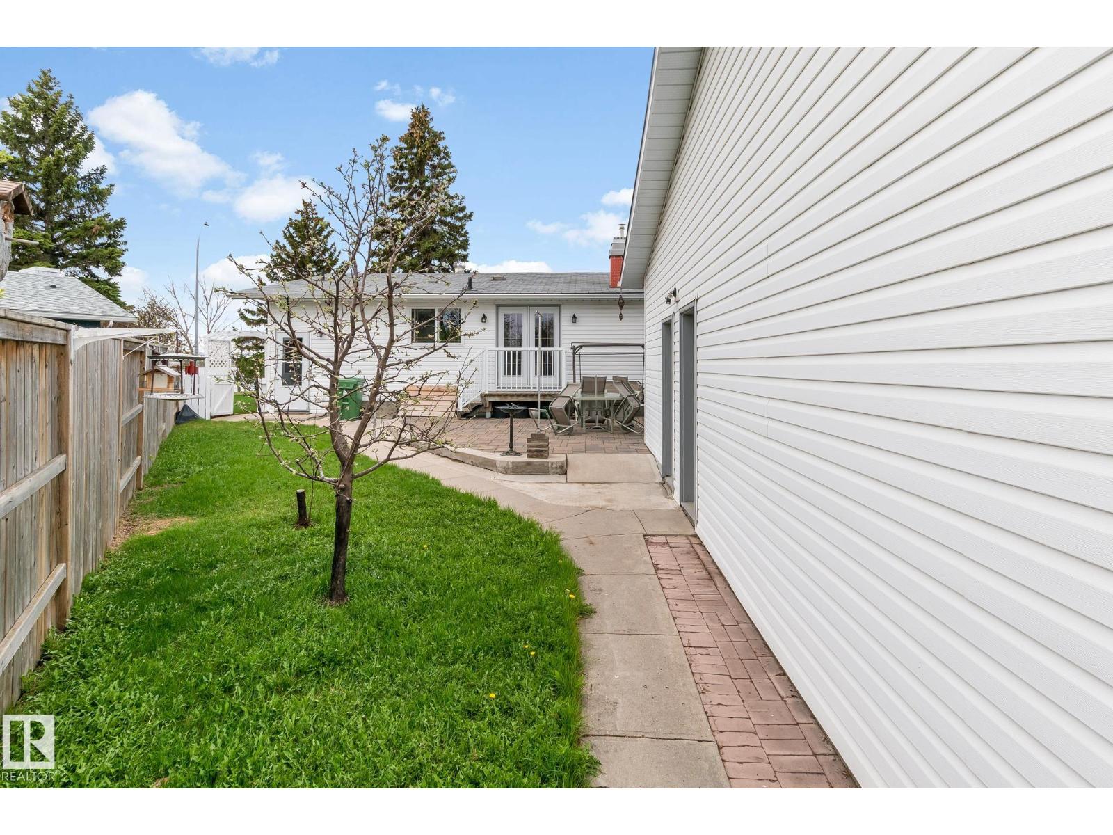 4611 Lakeshore DR - 42