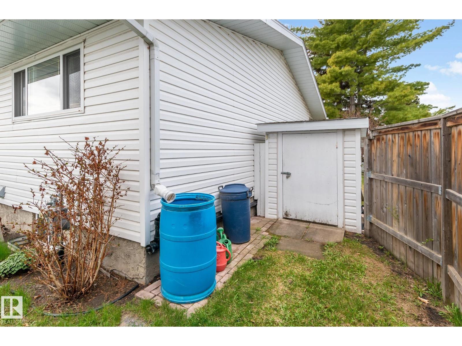 4611 Lakeshore DR - 43
