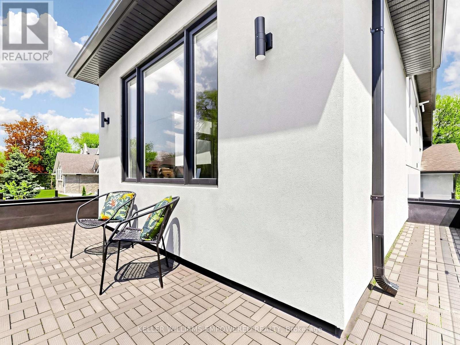 49 FERGUS AVENUE - 26