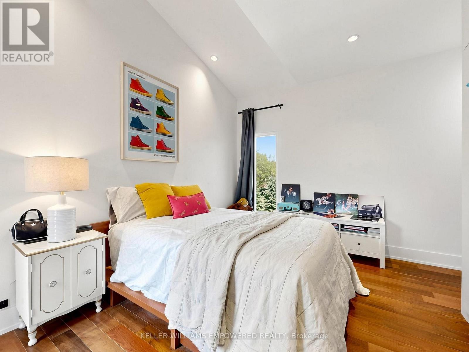49 FERGUS AVENUE - 39