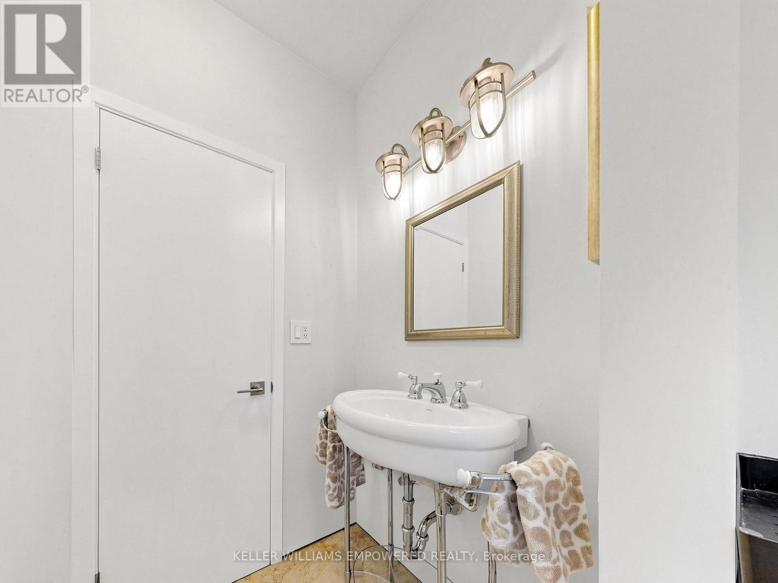 49 FERGUS AVENUE - 40