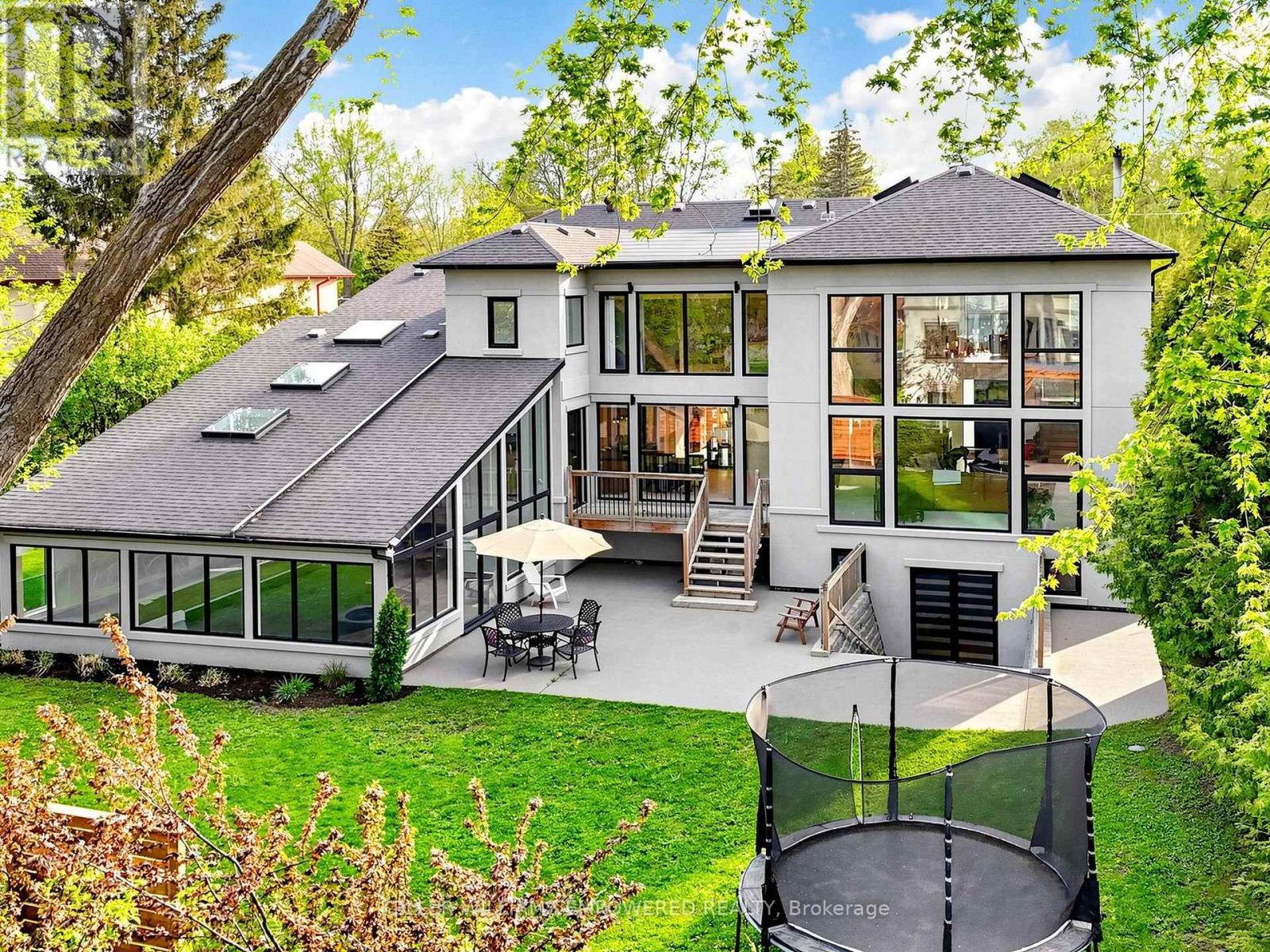 49 FERGUS AVENUE - 46