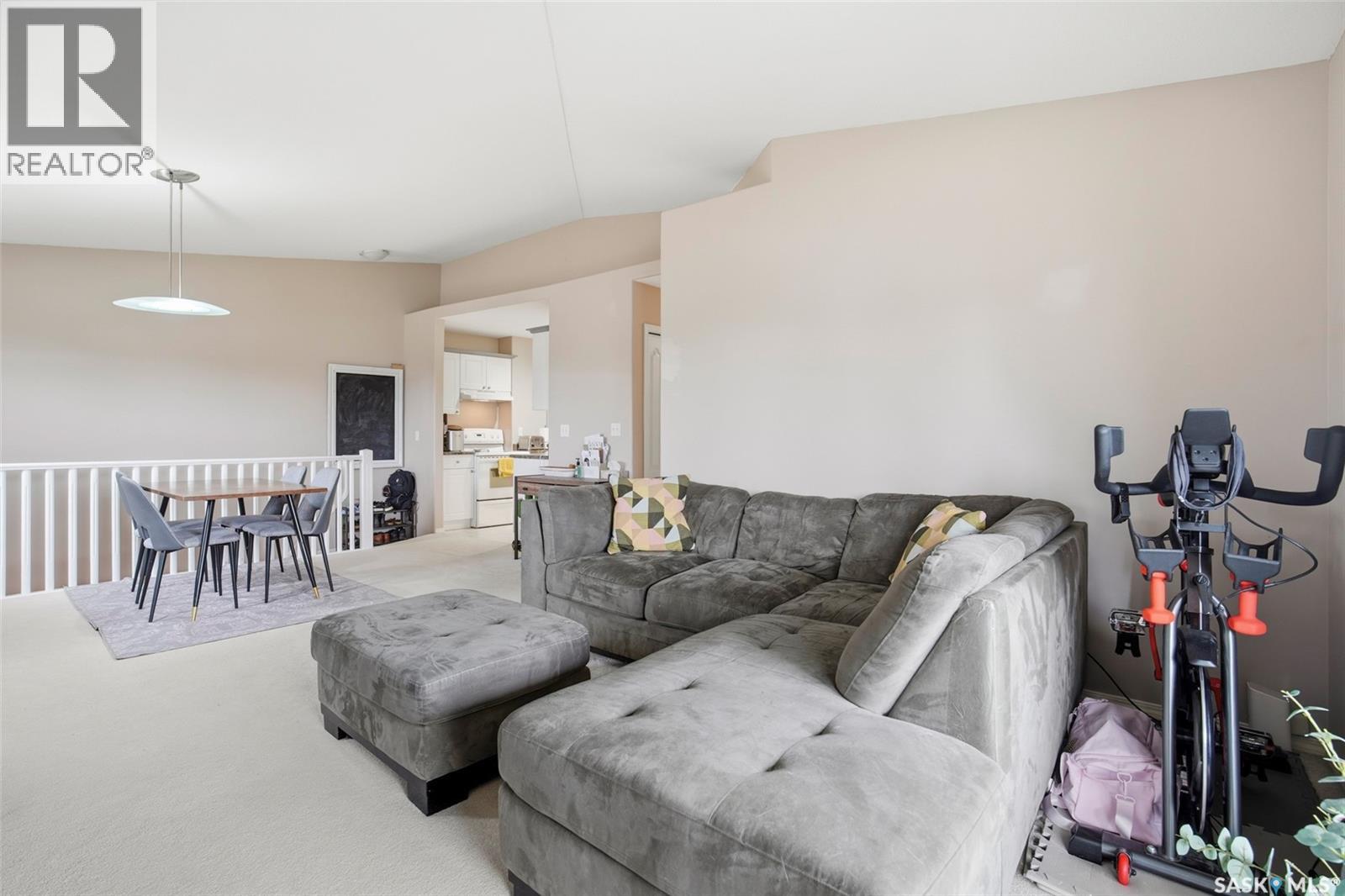 #203C 425 Keevil CRESCENT - 14