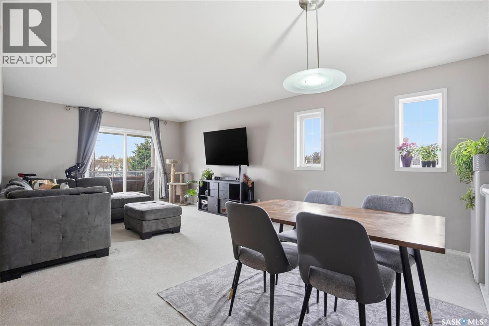 #203C 425 Keevil CRESCENT - 6