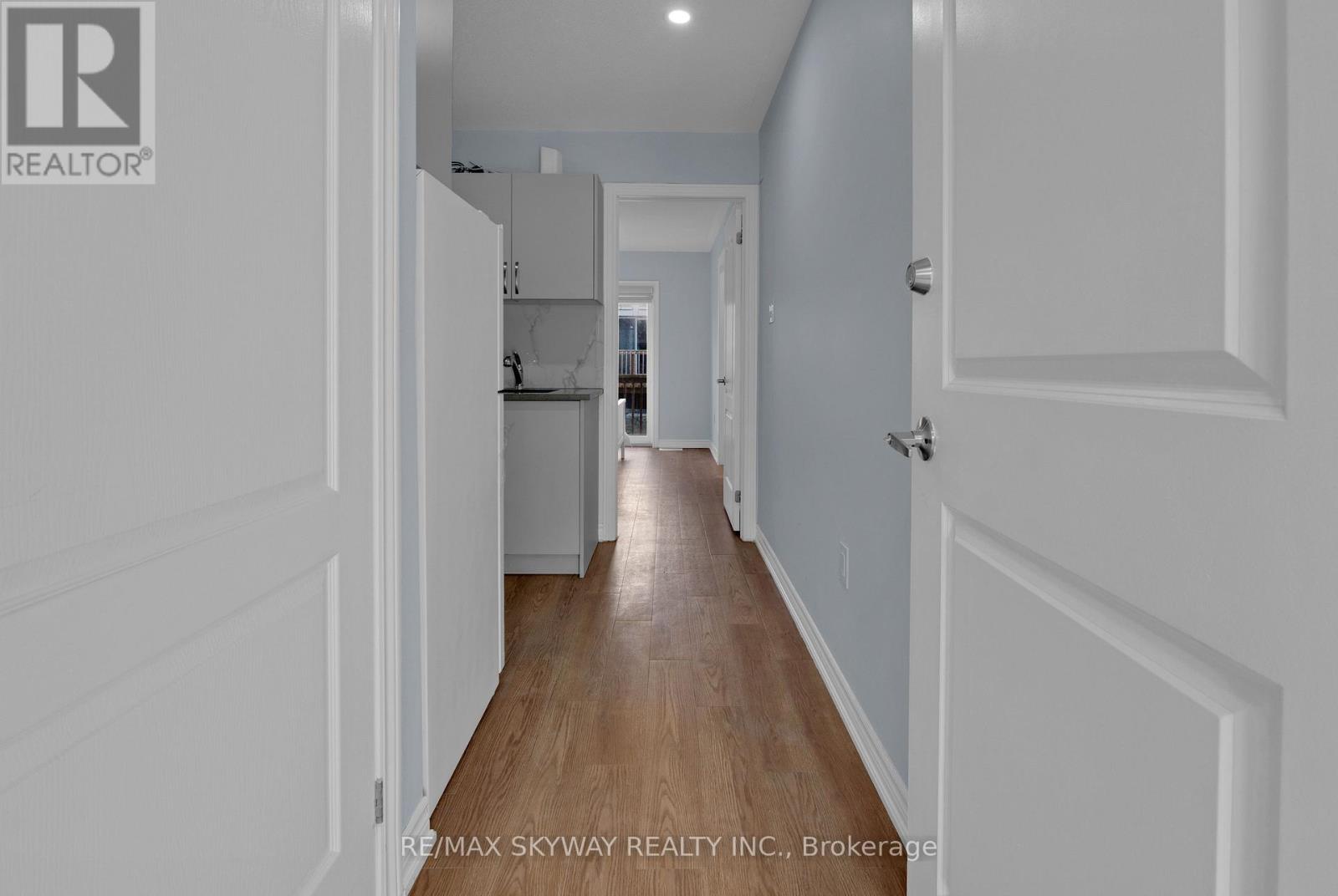 21 ALLEGRO DRIVE - 20