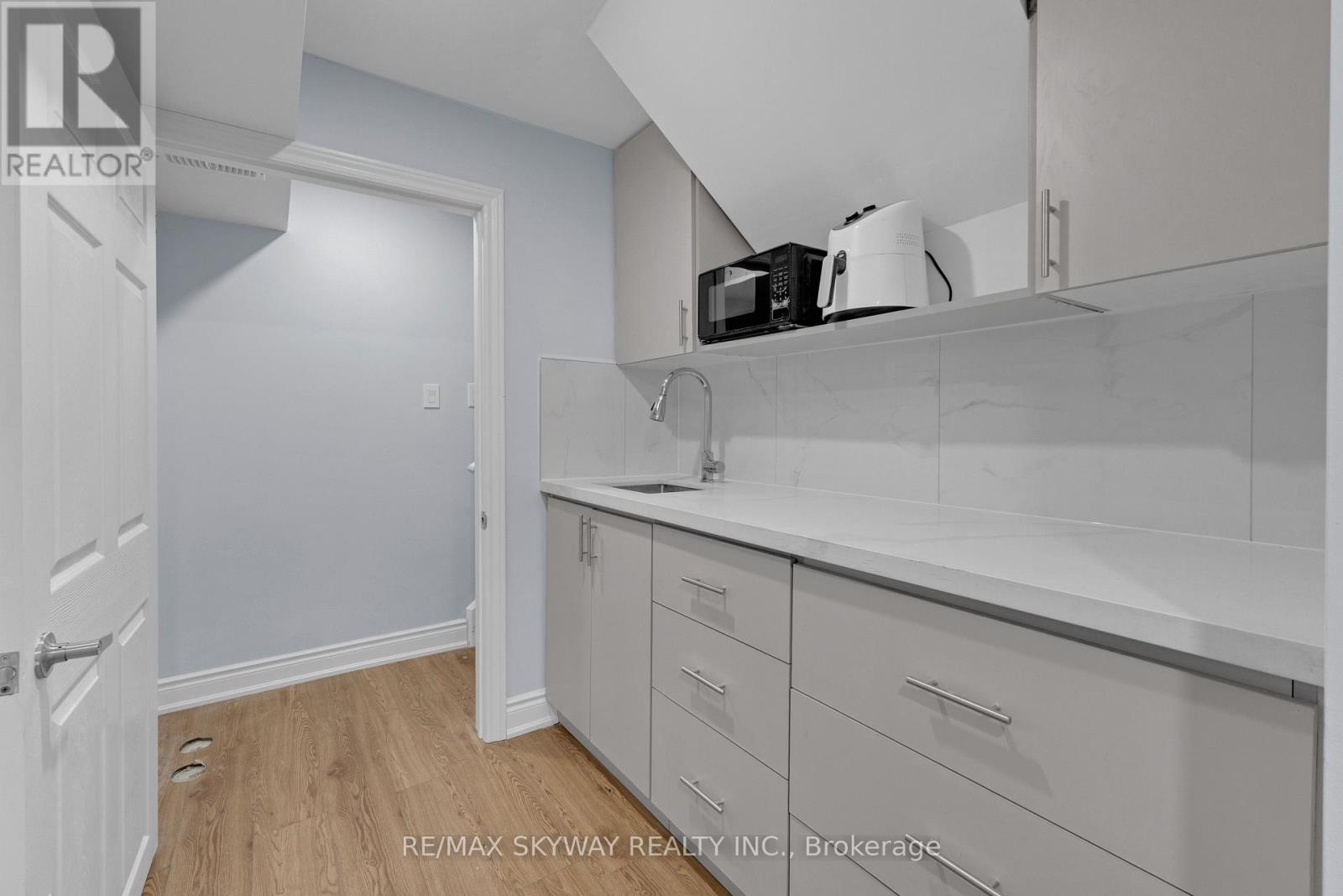 21 ALLEGRO DRIVE - 27