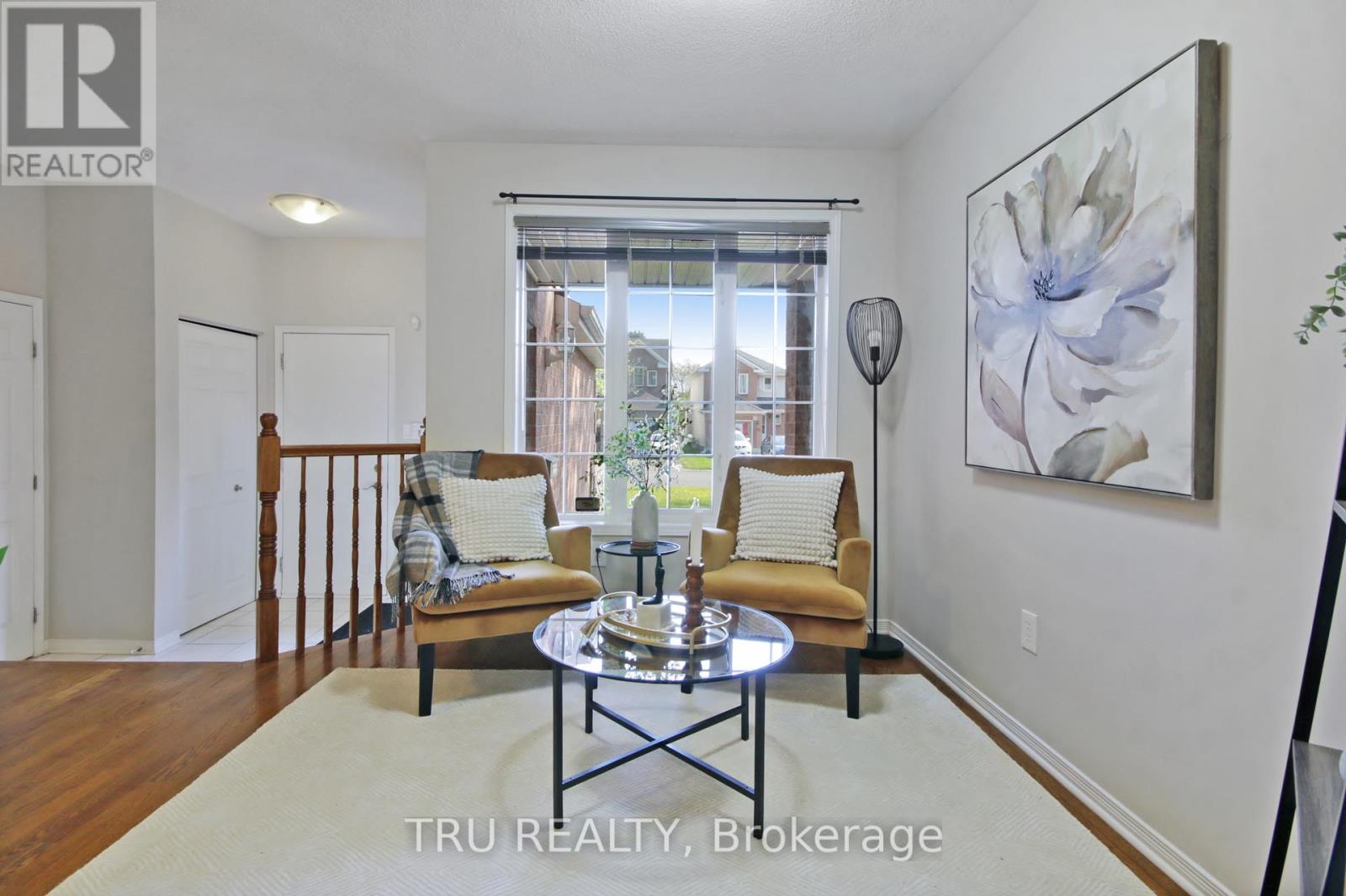 37 DAVENTRY CRESCENT - 7