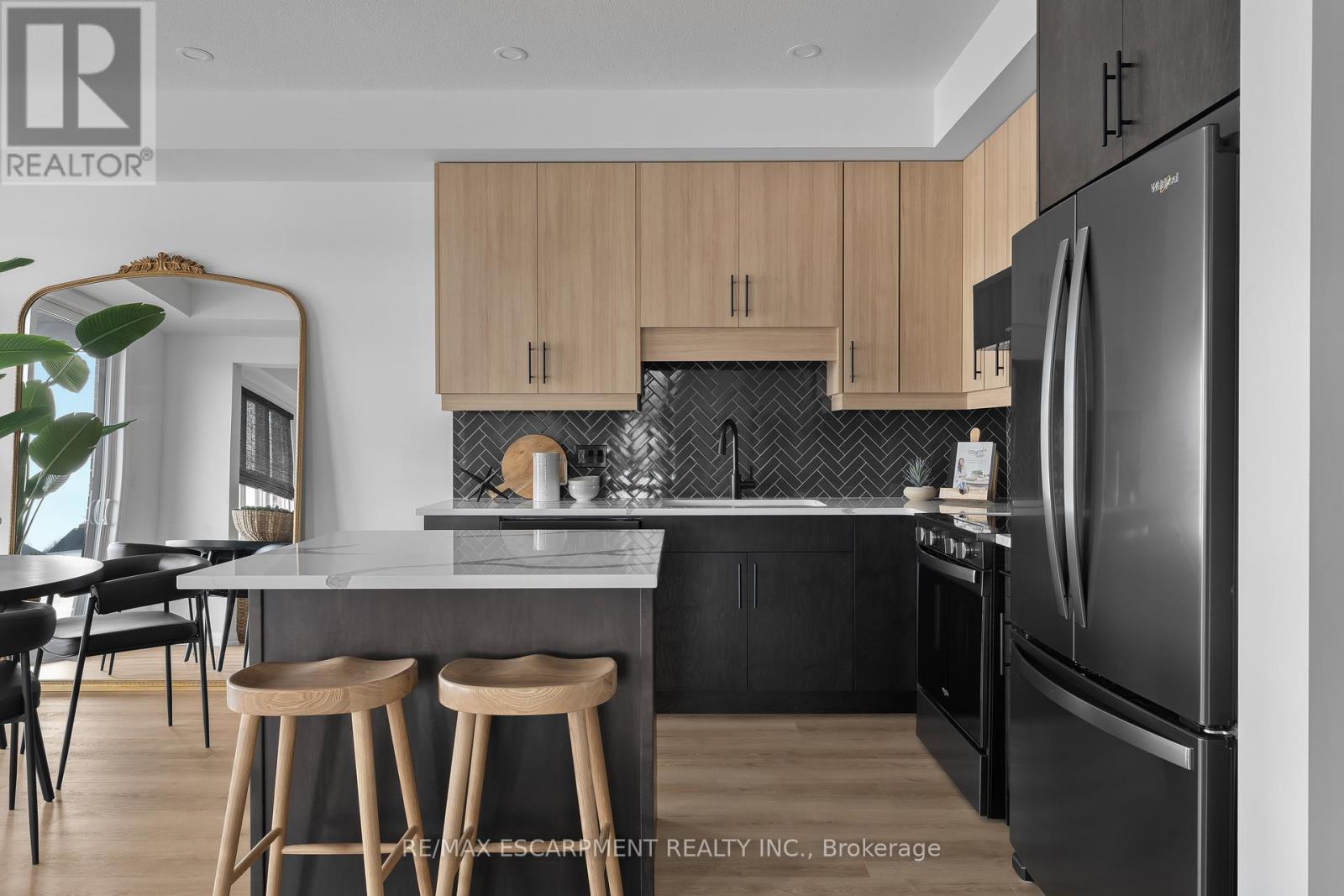 953 CLARE AVENUE - 13