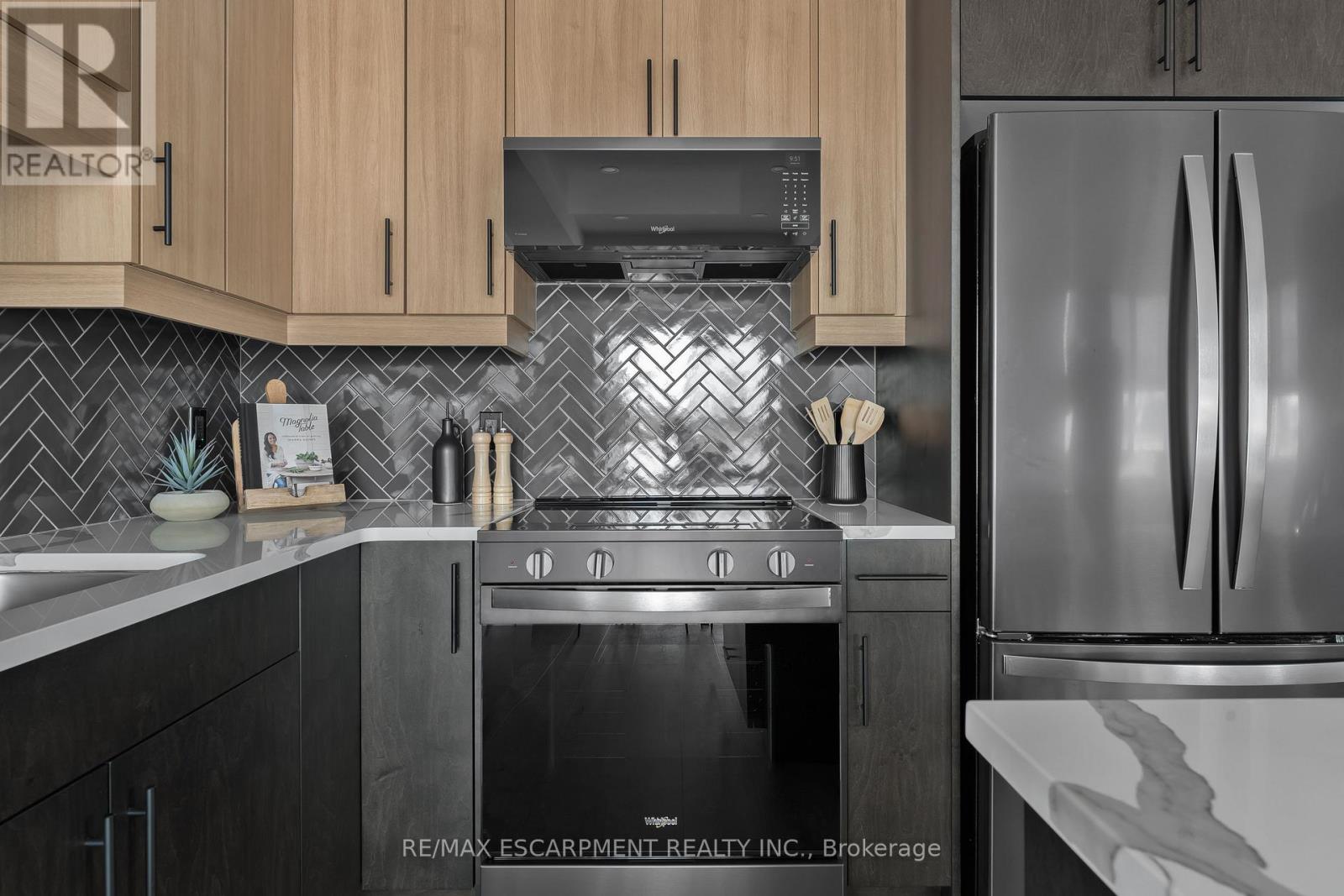 953 CLARE AVENUE - 21
