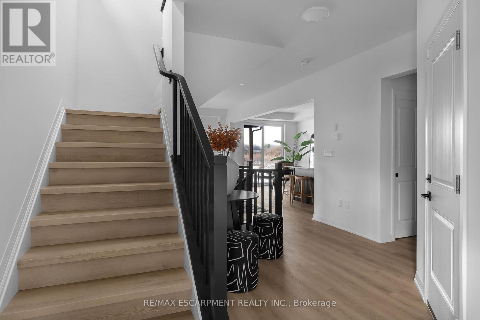 953 CLARE AVENUE - 25