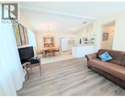 109 4510 Sunshine Coast Highway, Sechelt, BC V0N3A1 Photo 18