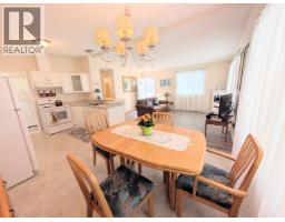 109 4510 Sunshine Coast Highway, Sechelt, BC V0N3A1 Photo 9