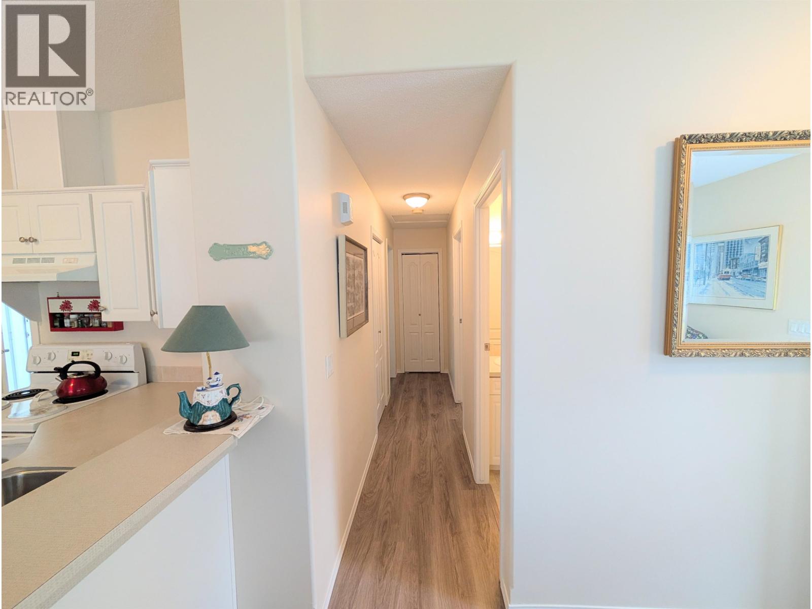 109 4510 101 HIGHWAY, Sechelt