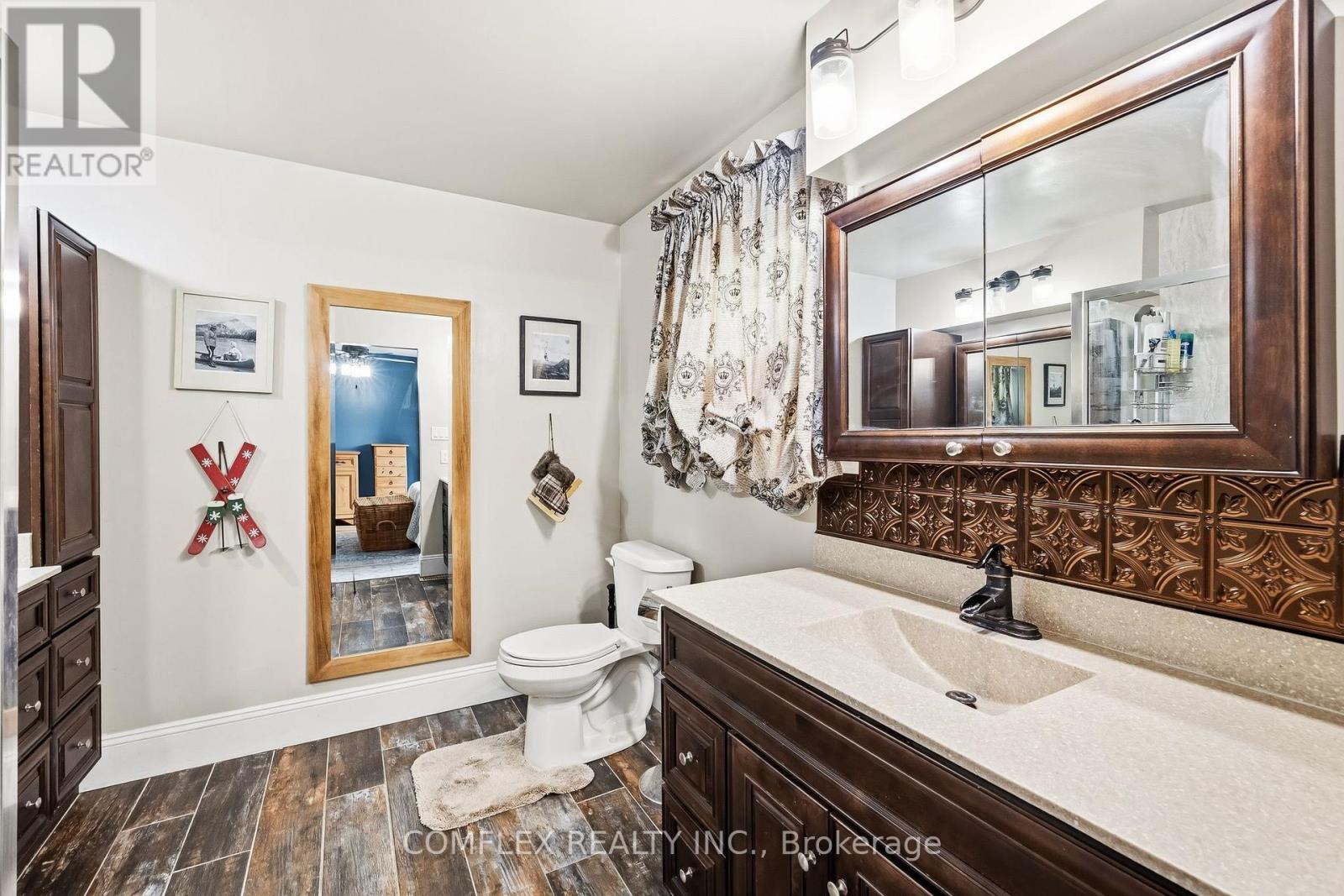 1045 BEAVER VALLEY CRESCENT E - 21