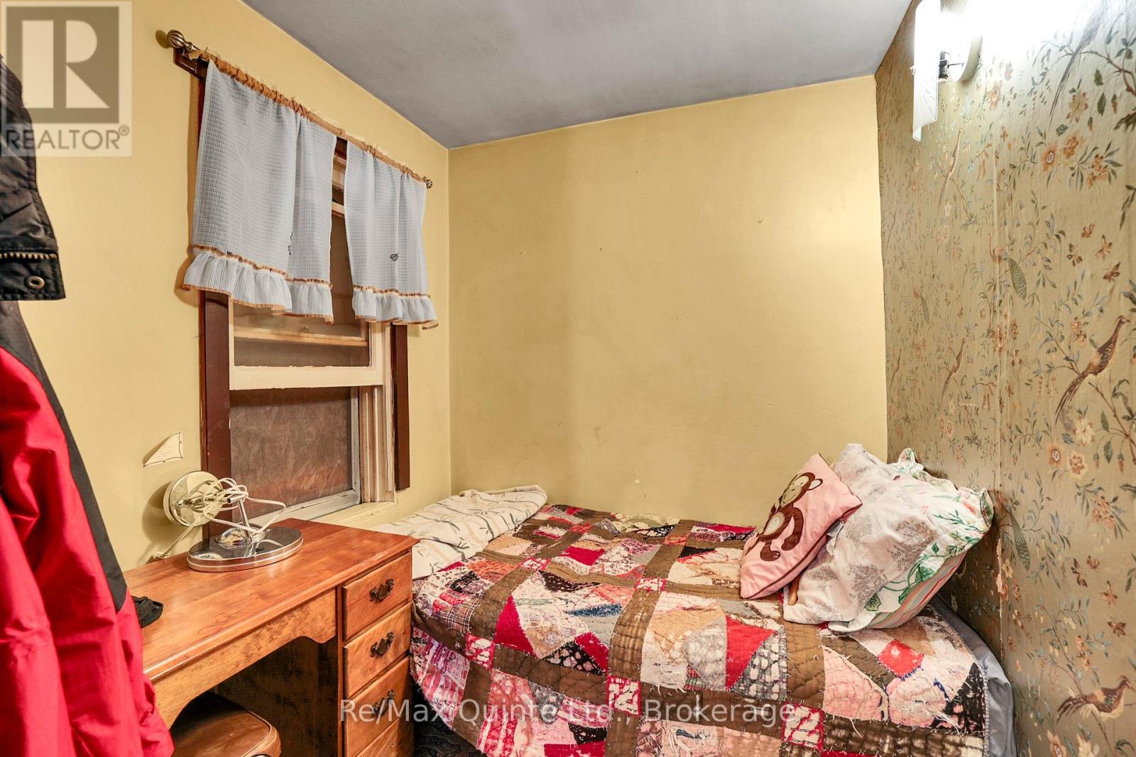 13 DOUGLAS ROAD - 12