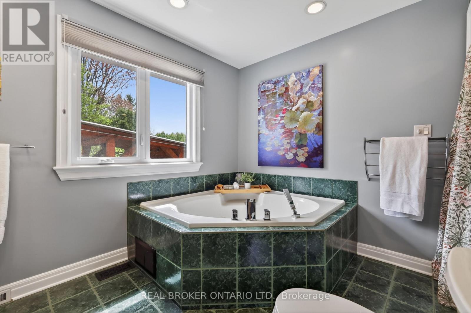 1572 DORION AVENUE - 13