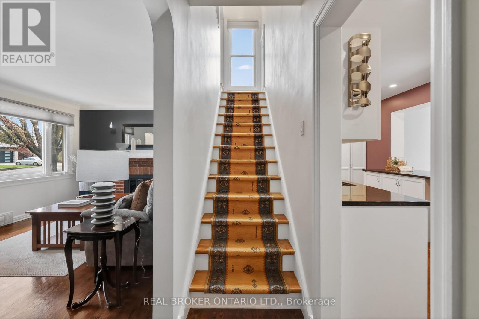 1572 DORION AVENUE - 15