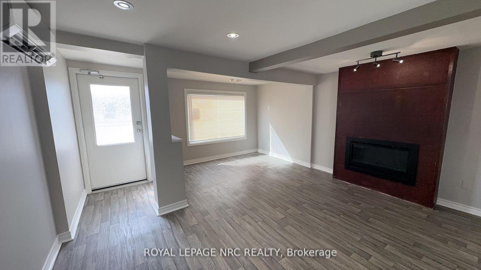 10 THOROLD ROAD - 10
