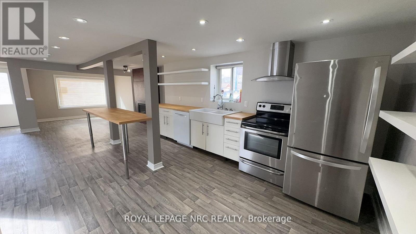 10 THOROLD ROAD - 17